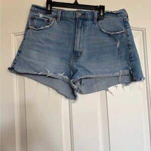Abercrombie & Fitch The Mom Short High Rise